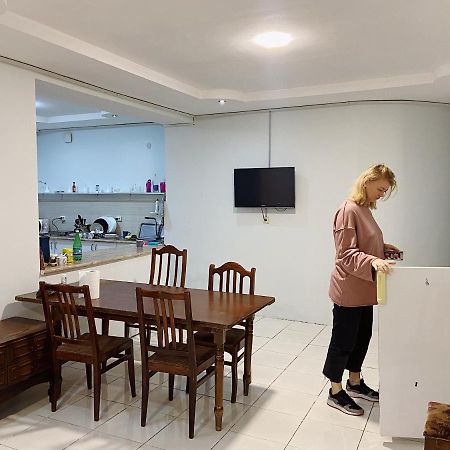 Hostel Simple Tbiliszi Kültér fotó